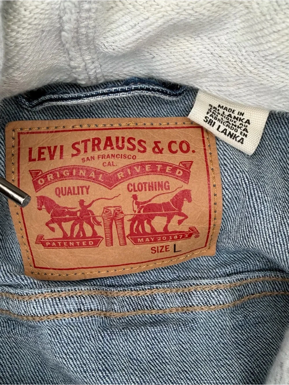 Levi's Indigo Trucker Denim Jean Jacket Gray Hoodie Sweatshirt Youth Sz Large.